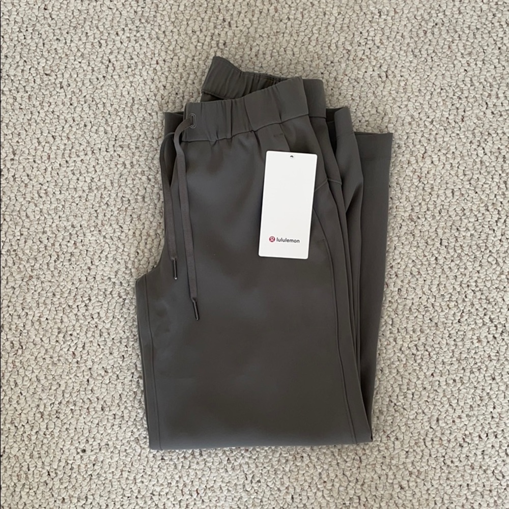 NWT Lululemon On the Fly Pant